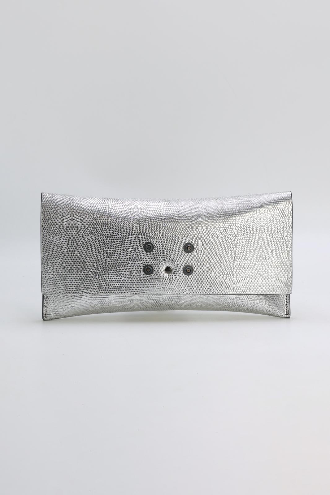 Cartera Maxi Grabado Plata