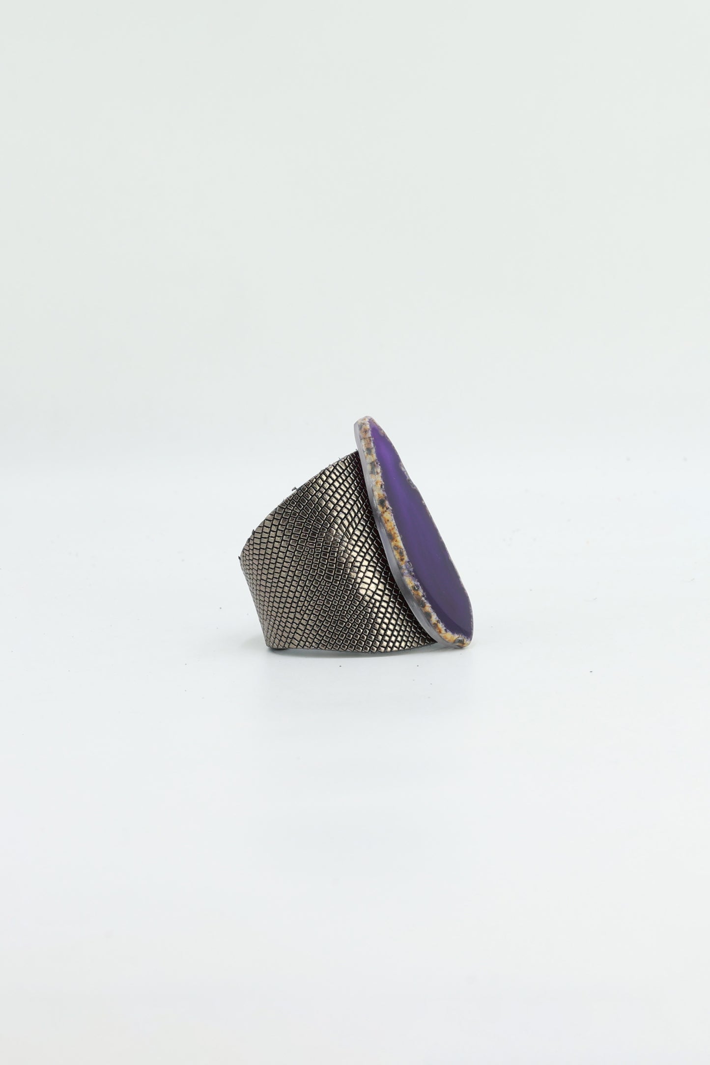 Brazalecue Grabado Plomo Ágata Morado