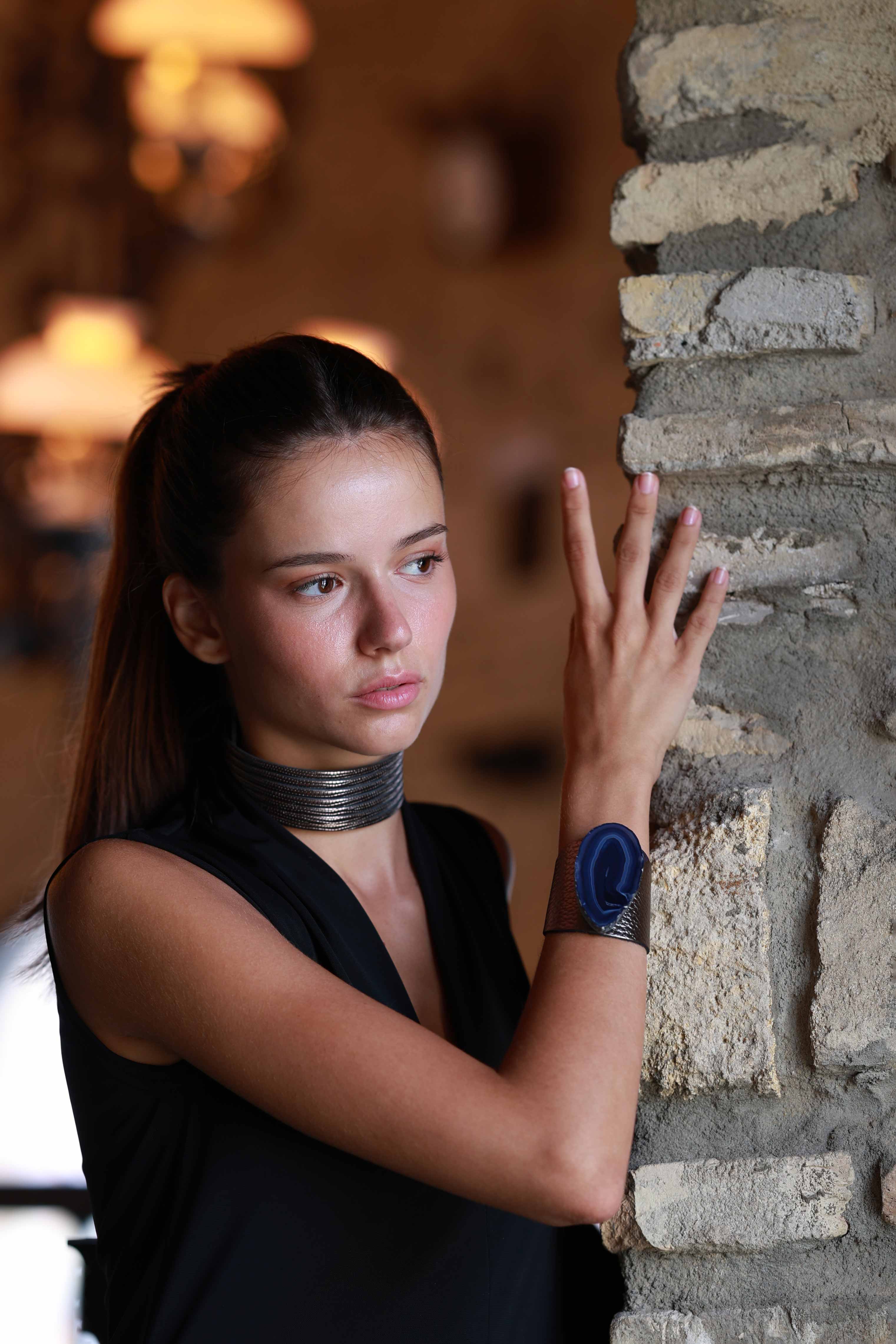 Brazalecue Grabado Plomo Ágata Azul