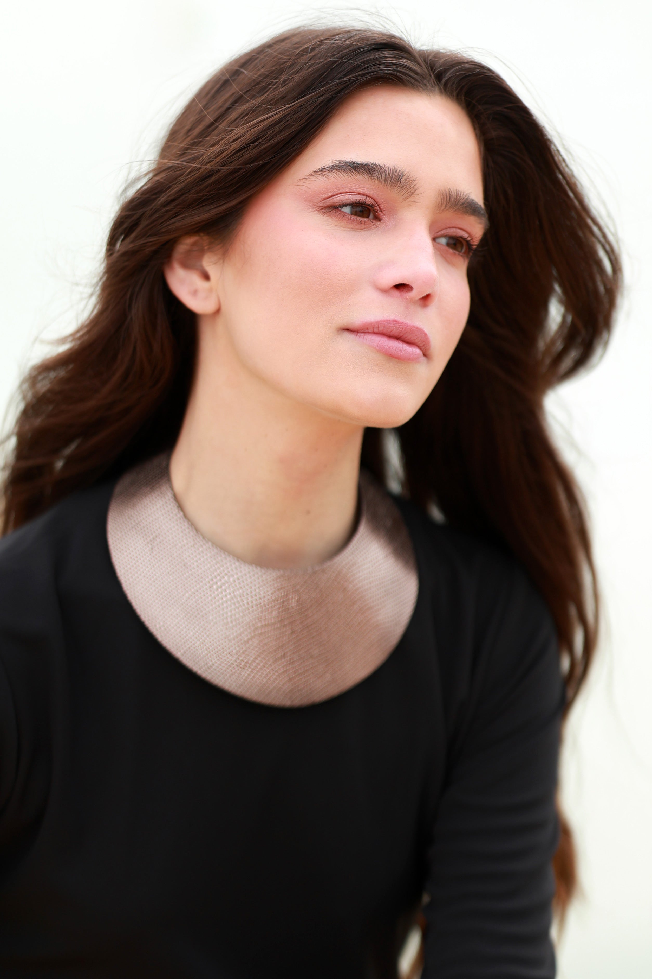 Collar Luz Plomo