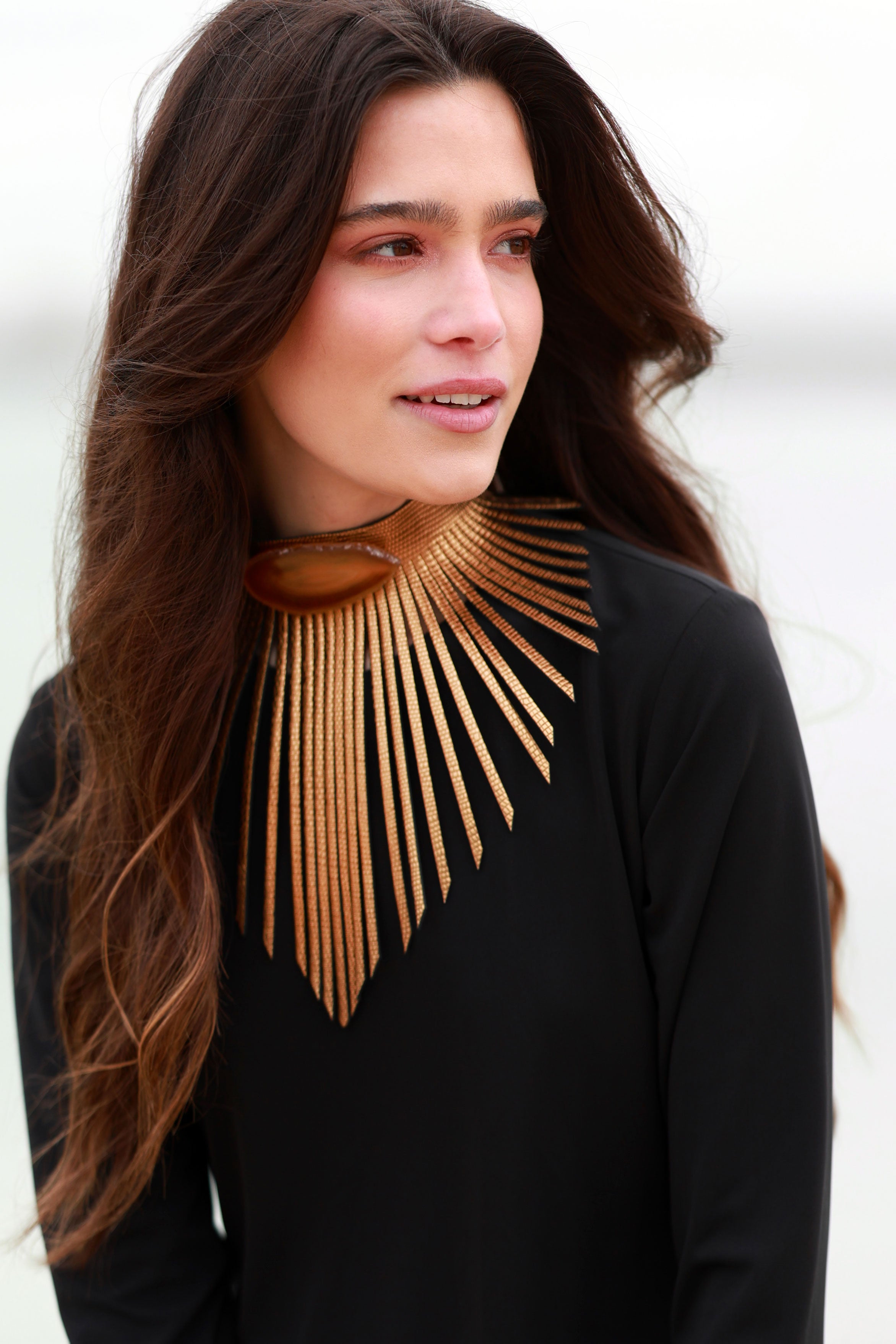 Collar Rai Dorado con Ágata