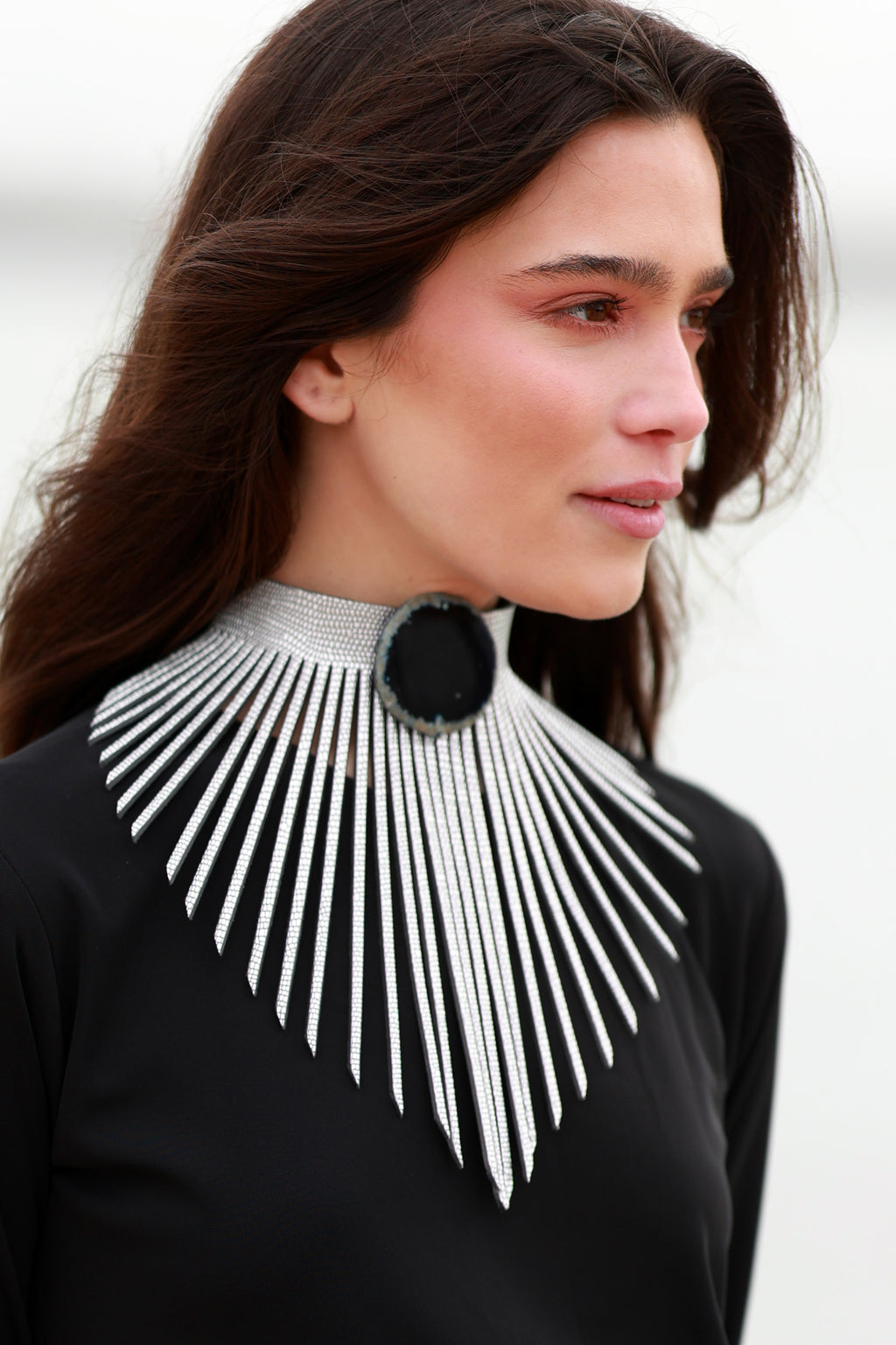 Collar Rai Plateado con Ágata Azul