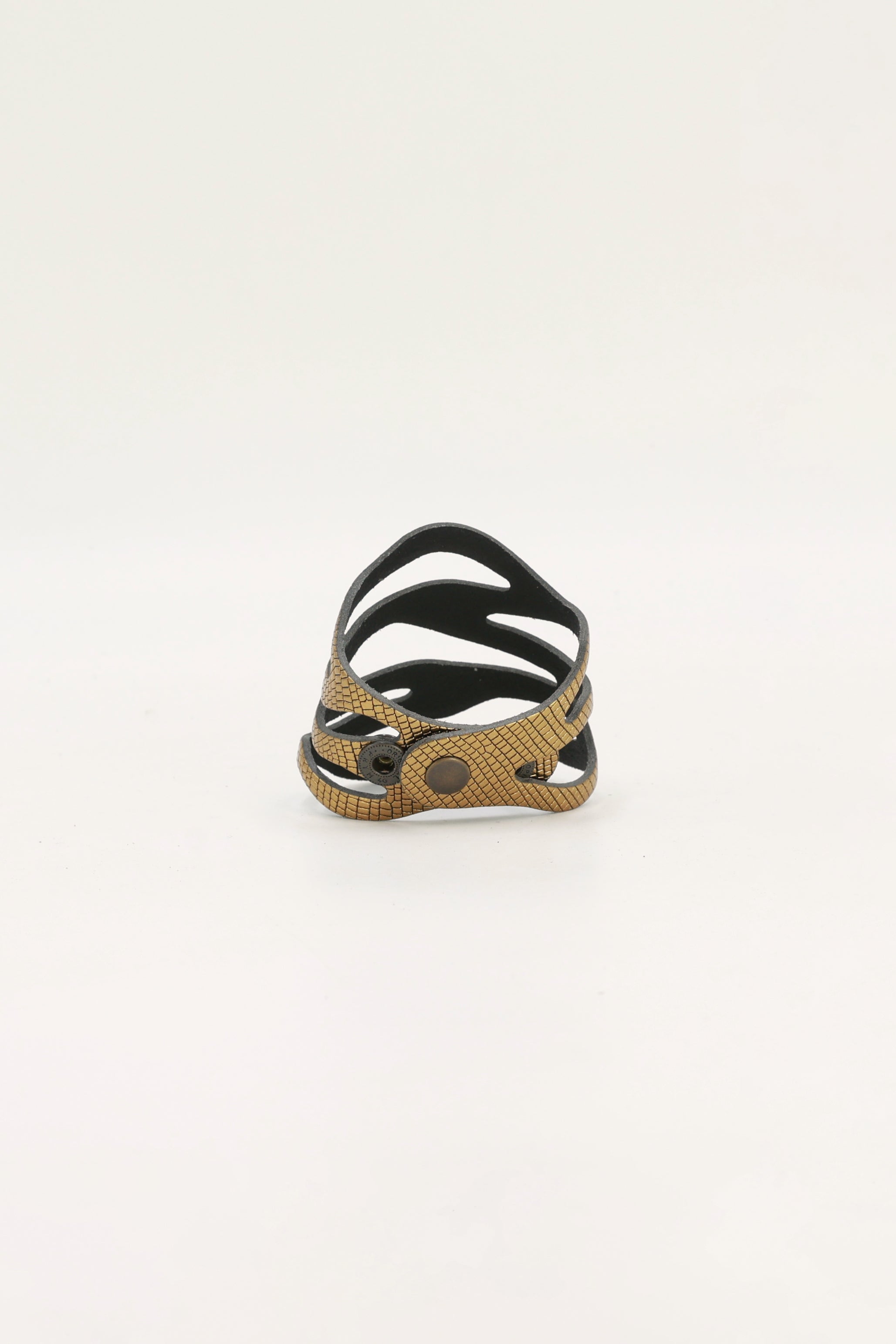 Pulsera Mar Grabada Dorada