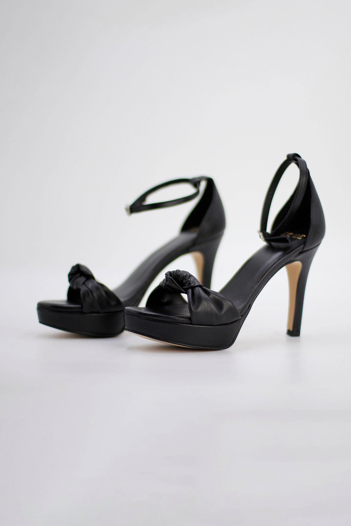 SANDALIAS MOA NEGRAS